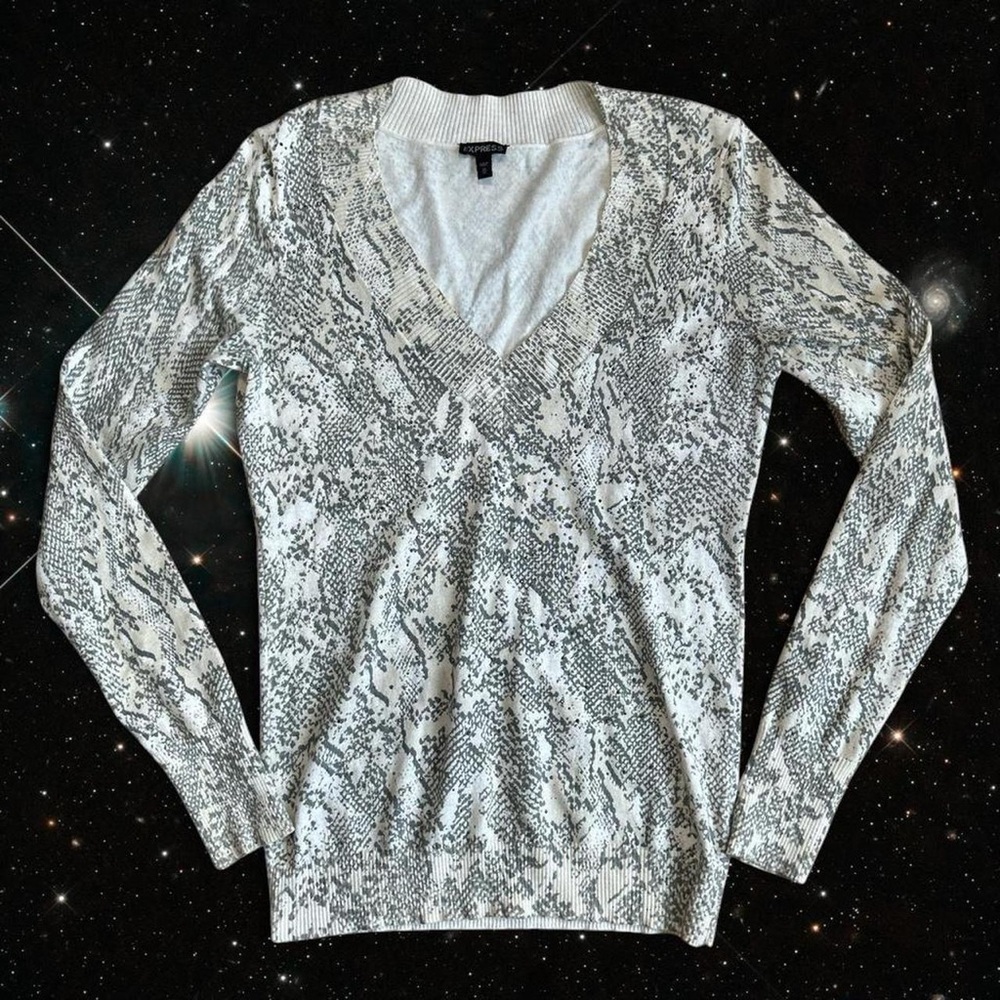 Express V-Neck Sweater - Black and White Pattern